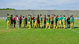 05 les equipes se saluent